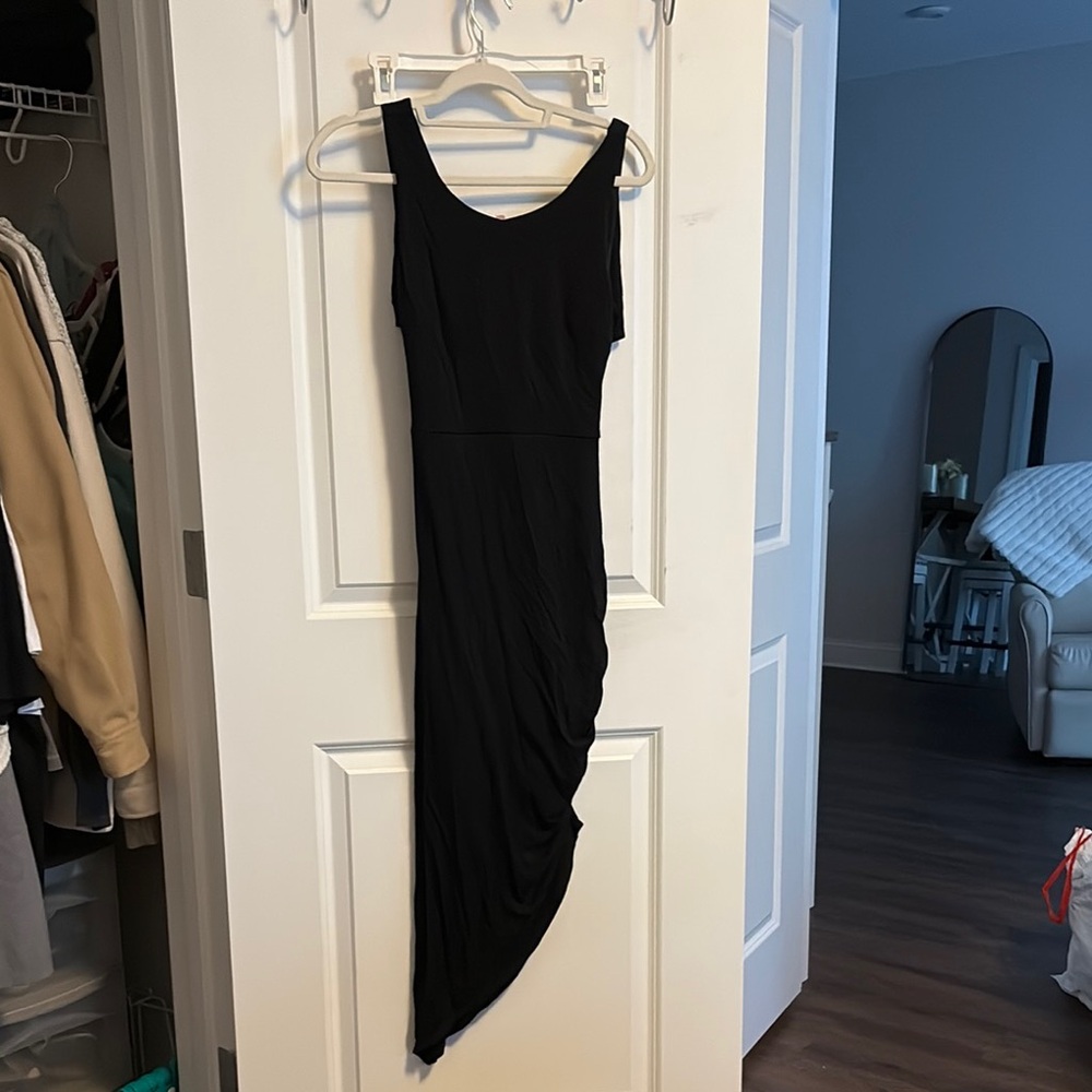 Elegant Black Sleeveless Dress